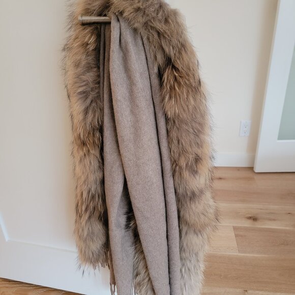 Fur & Cashmere Large Luxury Wrap | 67" x 30" - Picture 3 of 8